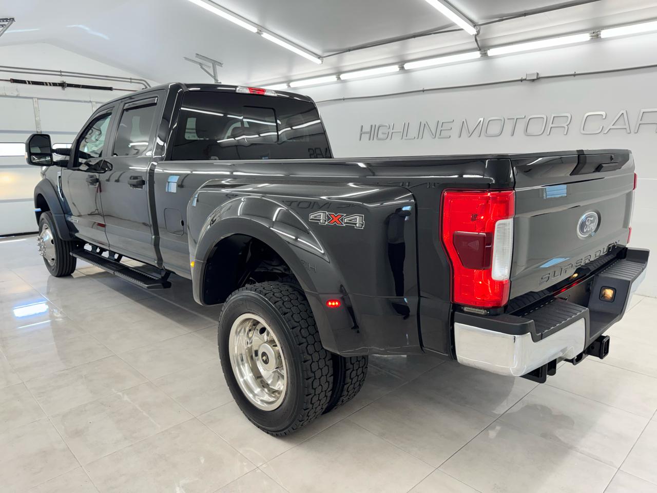 Ford Super Duty F-450 DRW King Ranch 4WD Crew Cab 8' Box 2019