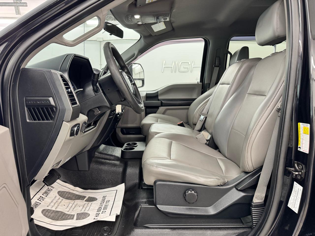 Ford Super Duty F-450 DRW King Ranch 4WD Crew Cab 8' Box 2019