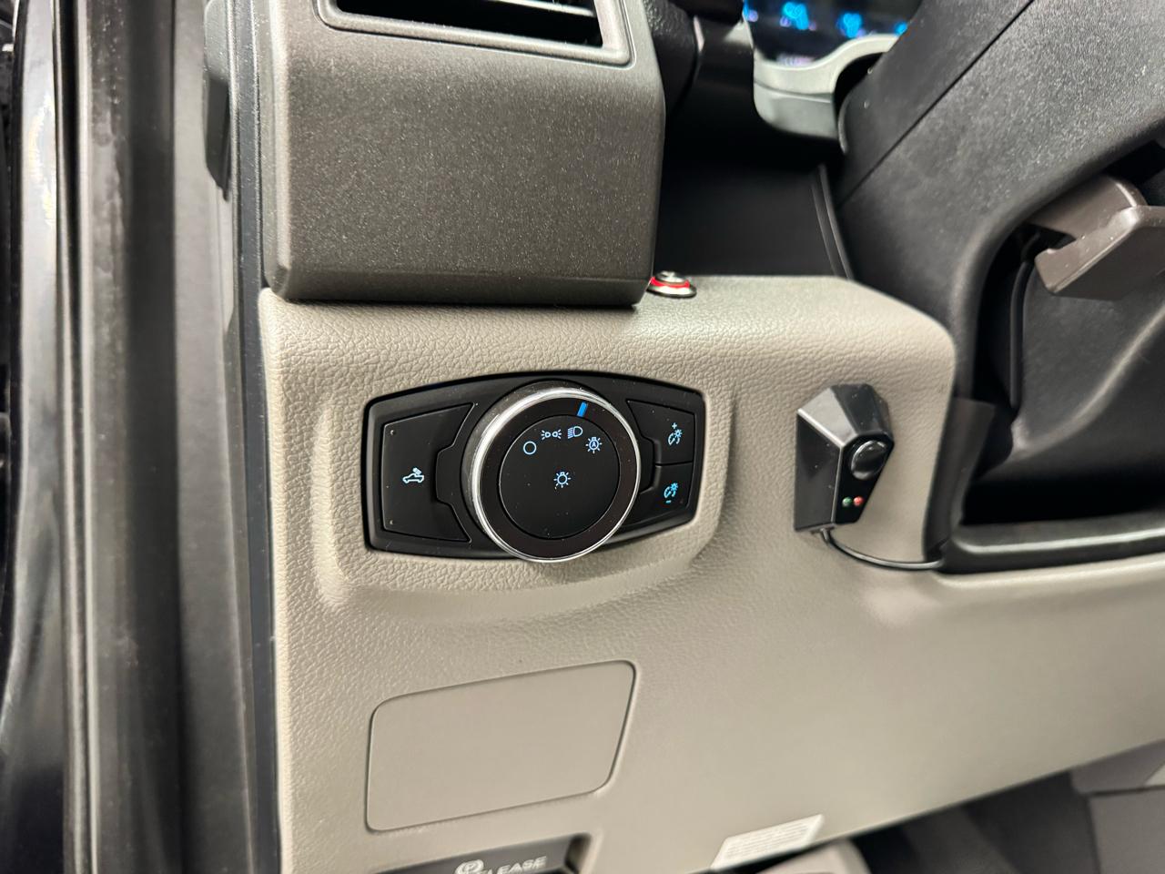 Ford Super Duty F-450 DRW King Ranch 4WD Crew Cab 8' Box 2019