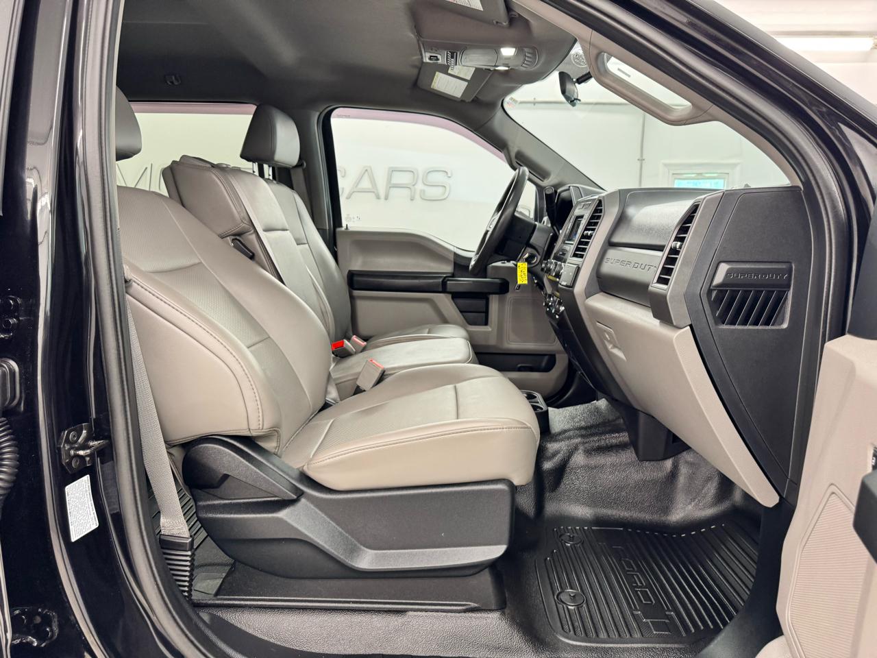 Ford Super Duty F-450 DRW King Ranch 4WD Crew Cab 8' Box 2019