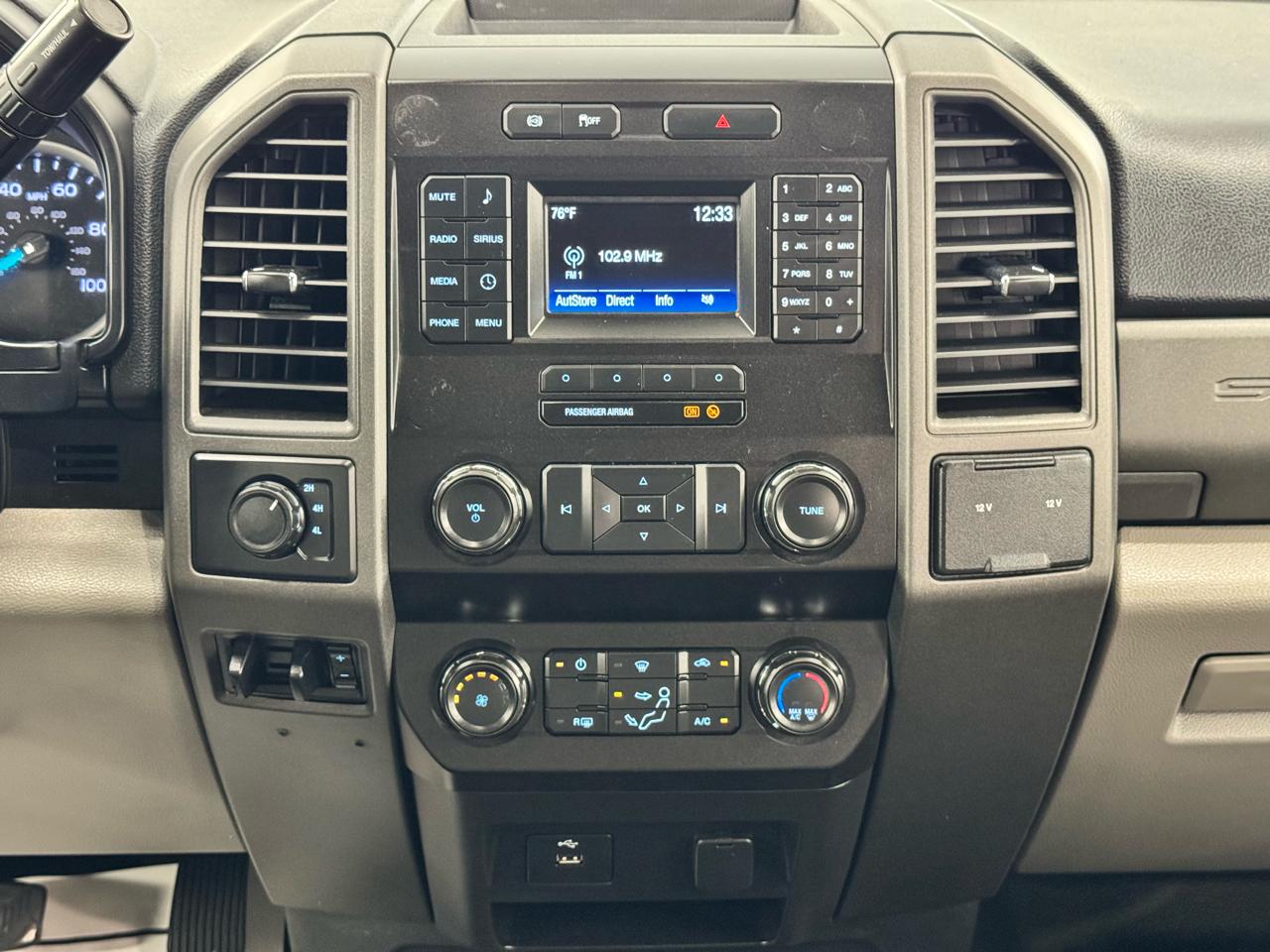 Ford Super Duty F-450 DRW King Ranch 4WD Crew Cab 8' Box 2019