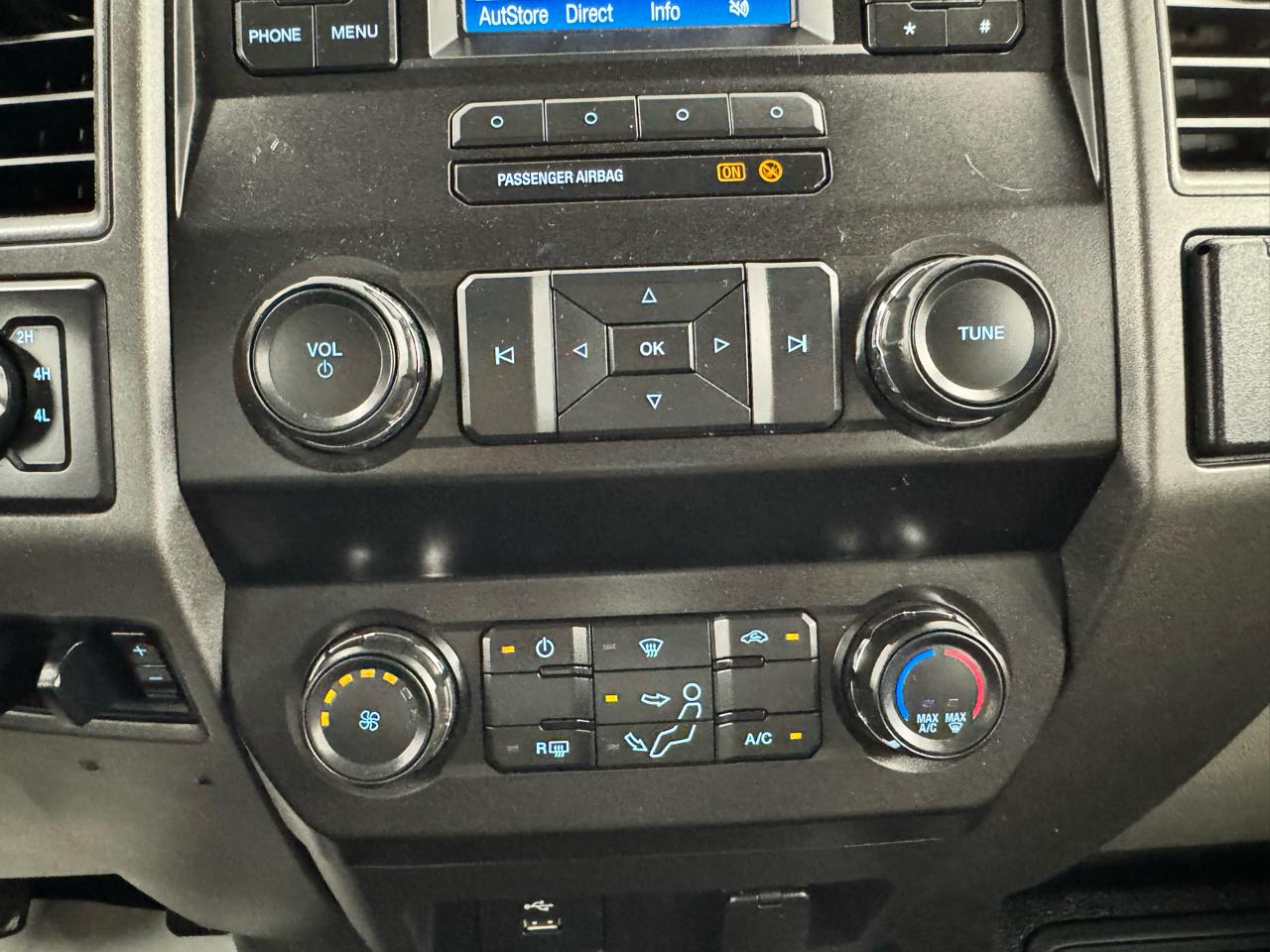 Ford Super Duty F-450 DRW King Ranch 4WD Crew Cab 8' Box 2019