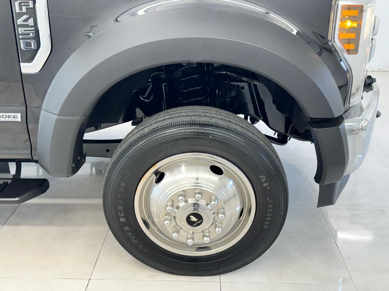 Ford Super Duty F-450 DRW King Ranch 4WD Crew Cab 8' Box 2019