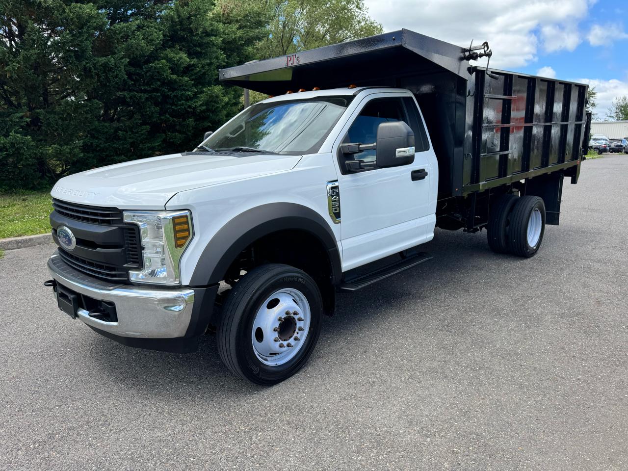 Ford Super Duty F-450 DRW XLT 2WD Reg Cab 145" WB 60" CA 2019