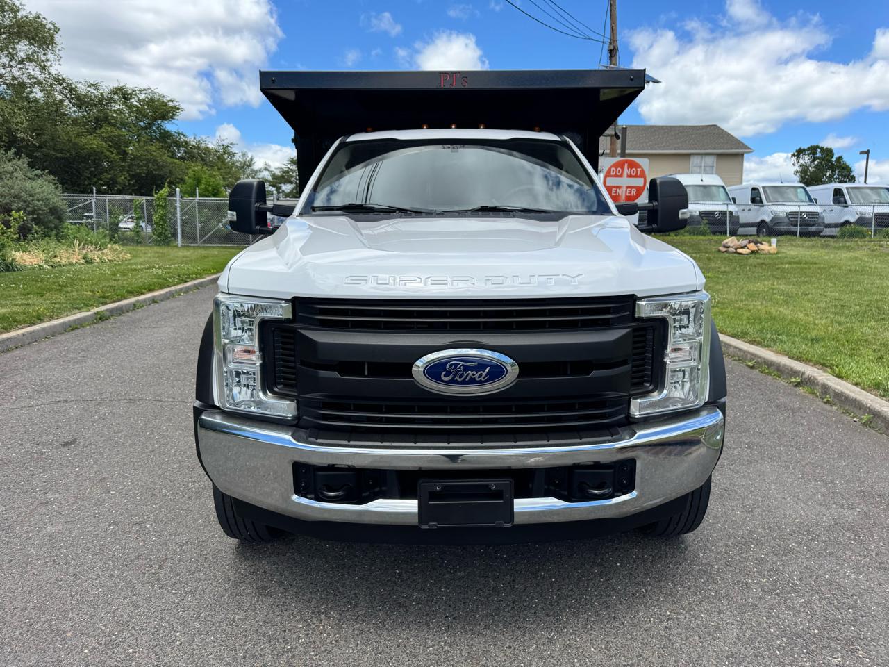 Ford Super Duty F-450 DRW XLT 2WD Reg Cab 145" WB 60" CA 2019