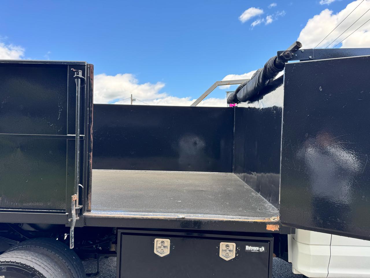 Ford Super Duty F-450 DRW XLT 2WD Reg Cab 145" WB 60" CA 2019