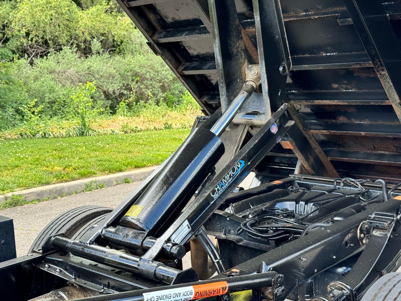 Ford Super Duty F-450 DRW XLT 2WD Reg Cab 145" WB 60" CA 2019