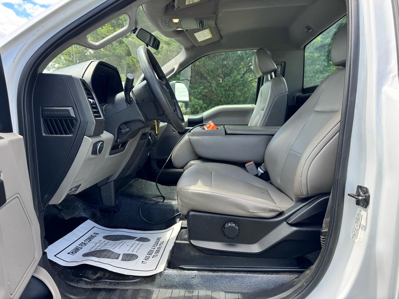 Ford Super Duty F-450 DRW XLT 2WD Reg Cab 145" WB 60" CA 2019