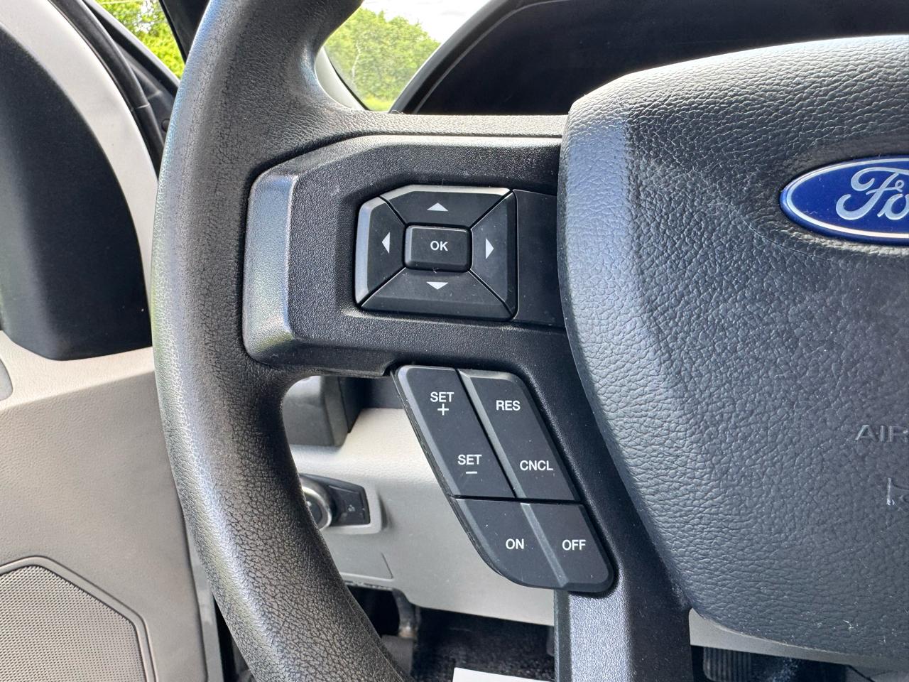 Ford Super Duty F-450 DRW XLT 2WD Reg Cab 145" WB 60" CA 2019