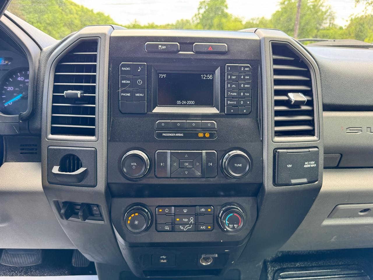 Ford Super Duty F-450 DRW XLT 2WD Reg Cab 145" WB 60" CA 2019