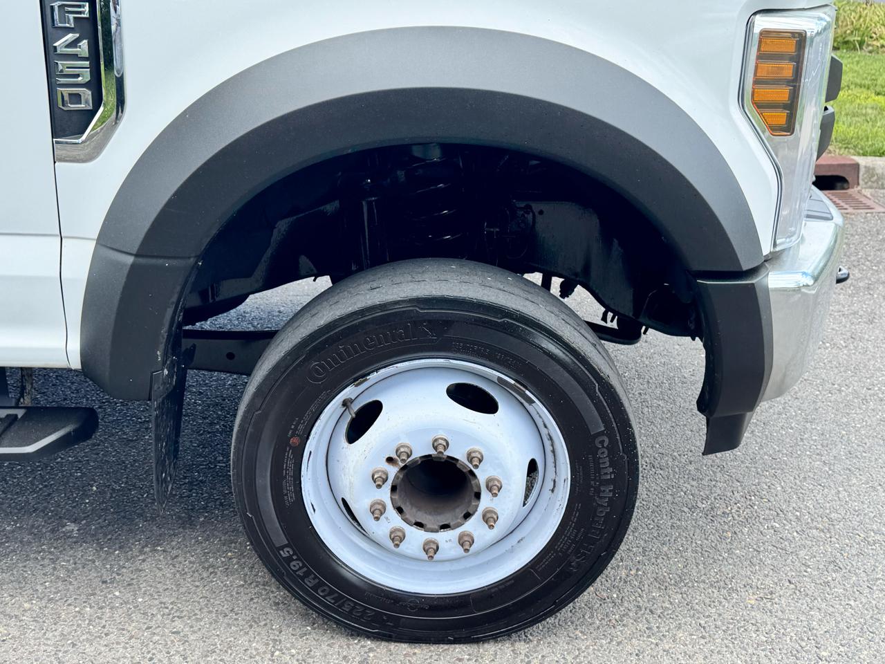 Ford Super Duty F-450 DRW XLT 2WD Reg Cab 145" WB 60" CA 2019