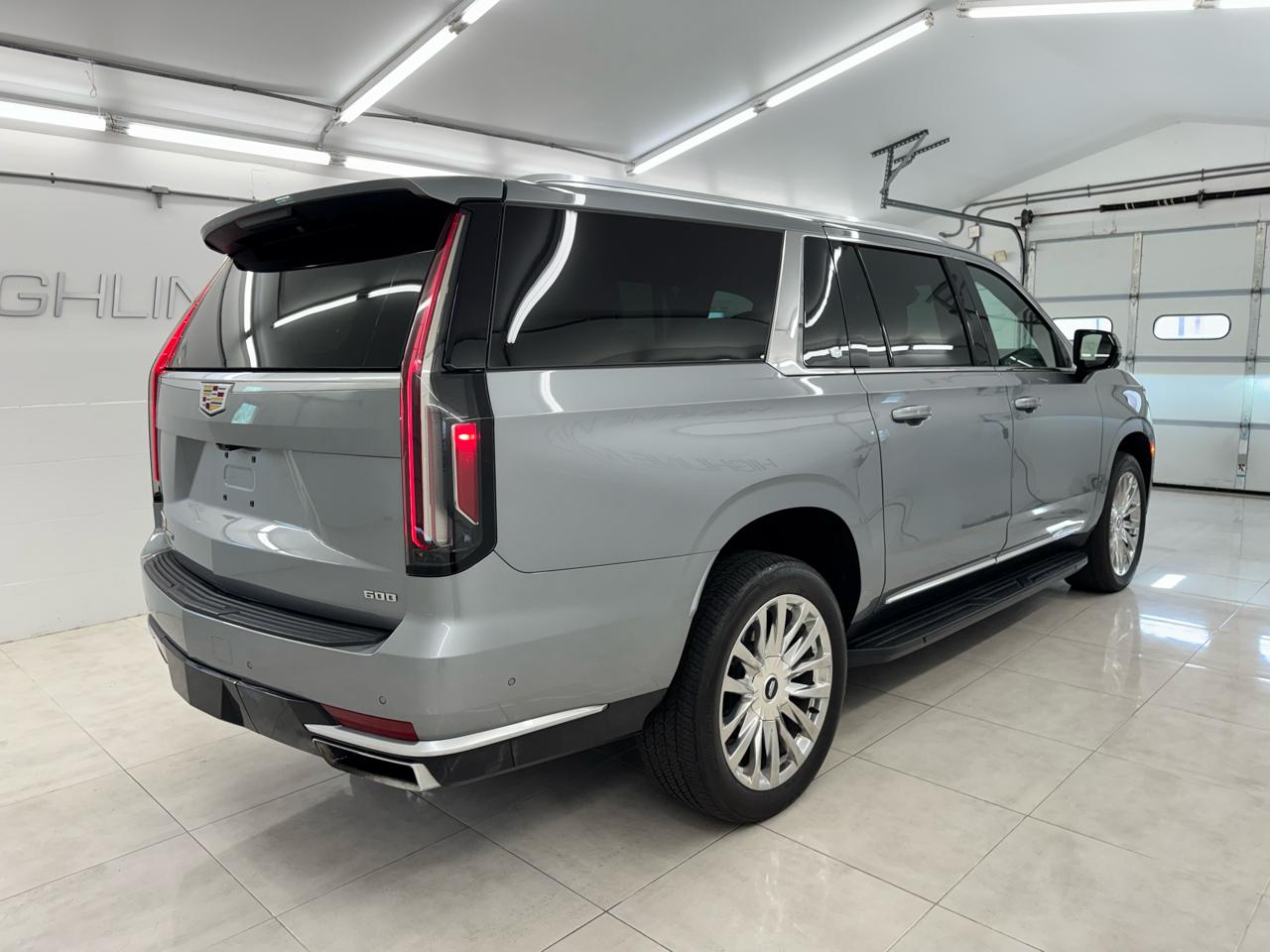 Cadillac Escalade ESV 4WD 4dr Premium Luxury 2023