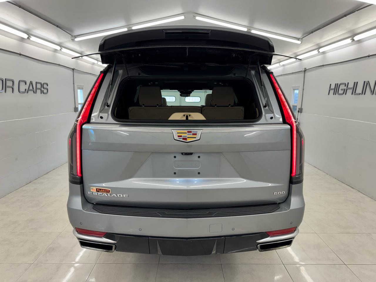 Cadillac Escalade ESV 4WD 4dr Premium Luxury 2023