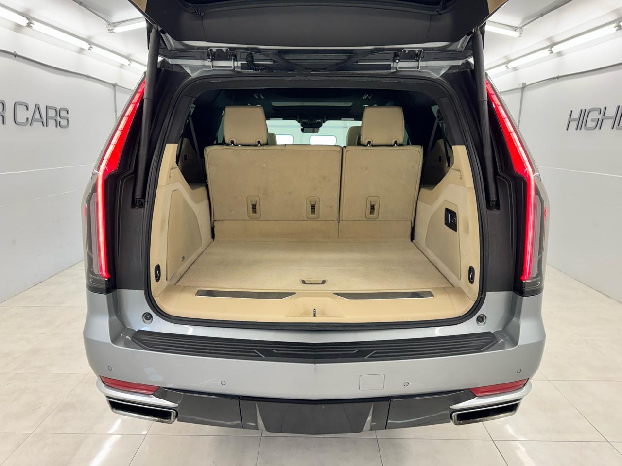 Cadillac Escalade ESV 4WD 4dr Premium Luxury 2023