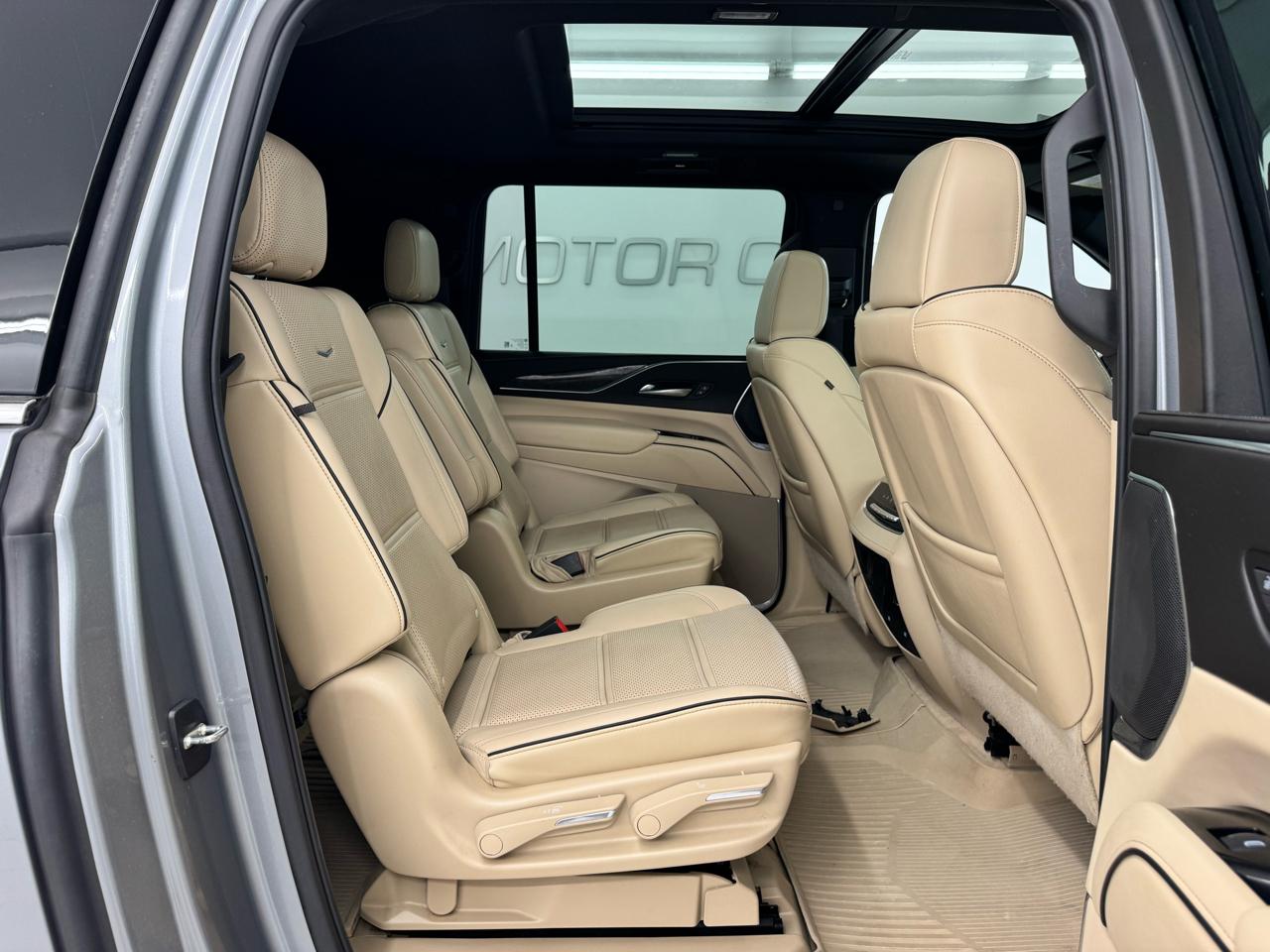 Cadillac Escalade ESV 4WD 4dr Premium Luxury 2023