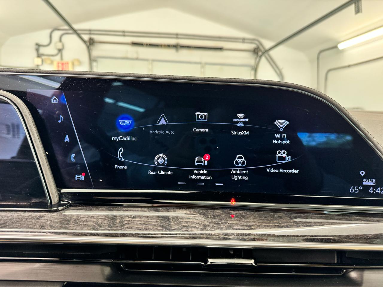 Cadillac Escalade ESV 4WD 4dr Premium Luxury 2023