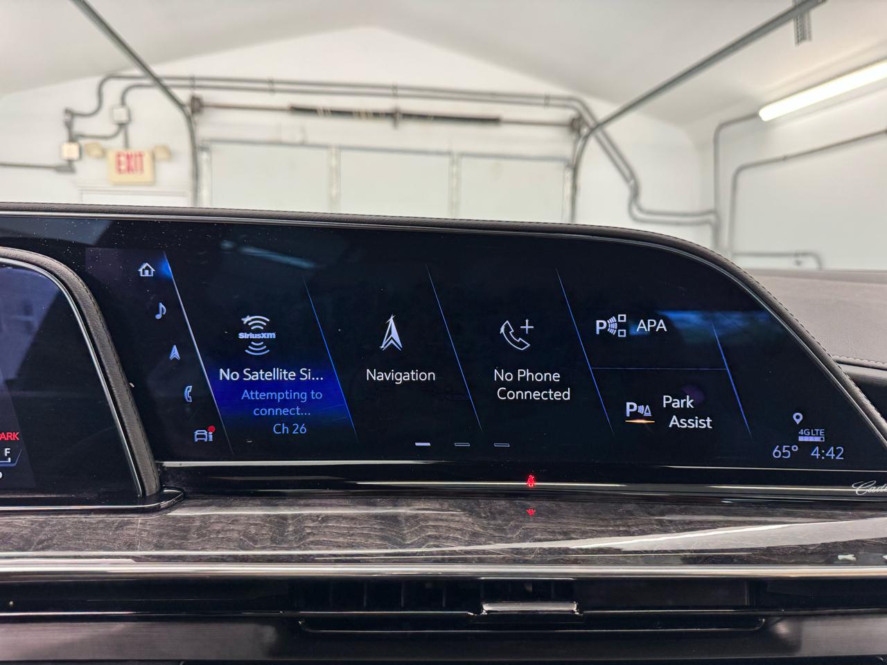 Cadillac Escalade ESV 4WD 4dr Premium Luxury 2023