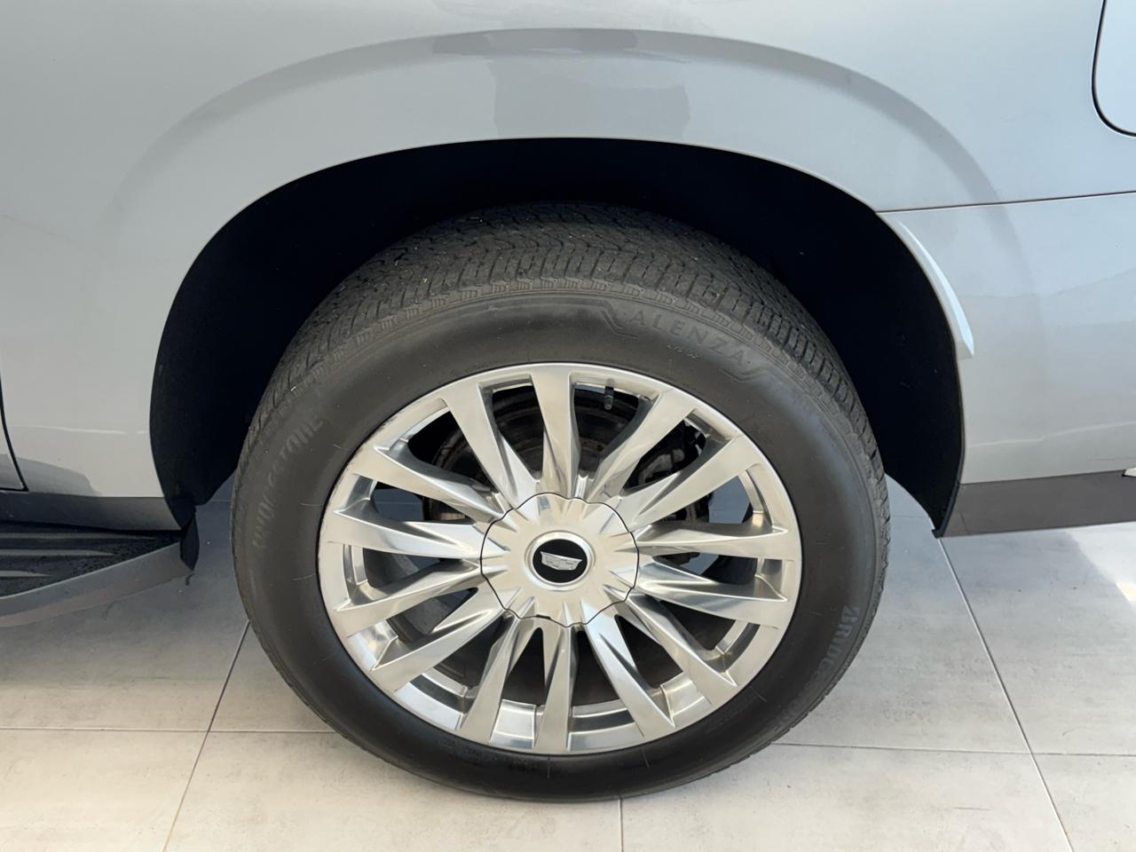 Cadillac Escalade ESV 4WD 4dr Premium Luxury 2023