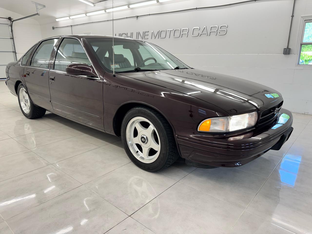 Chevrolet Caprice Classic/Impala SS/Caprice Police/Taxi Pkgs 4dr Sdn 1SA Special Value Pkg 1996