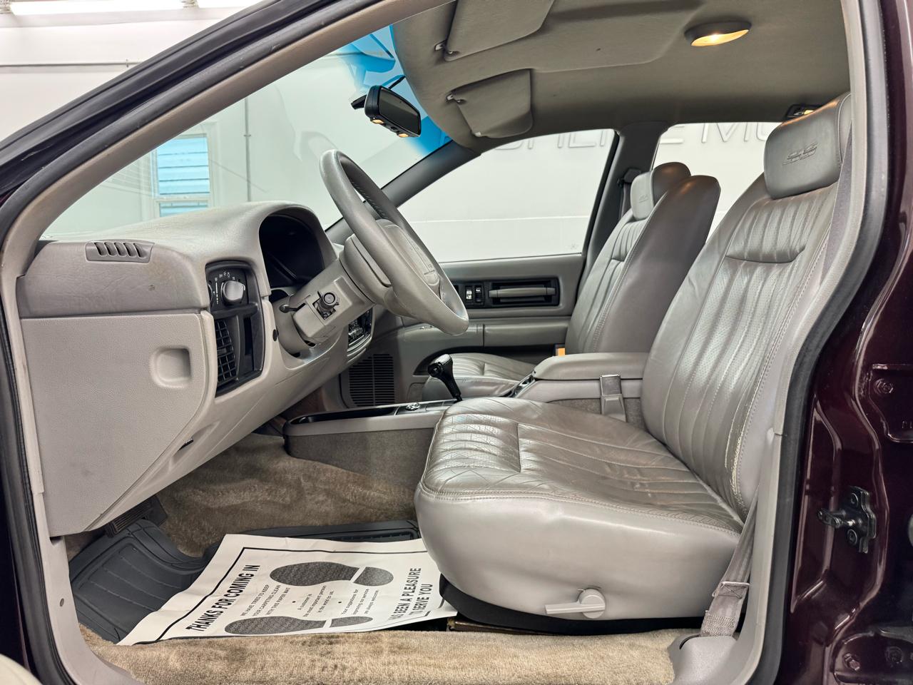 Chevrolet Caprice Classic/Impala SS/Caprice Police/Taxi Pkgs 4dr Sdn 1SA Special Value Pkg 1996