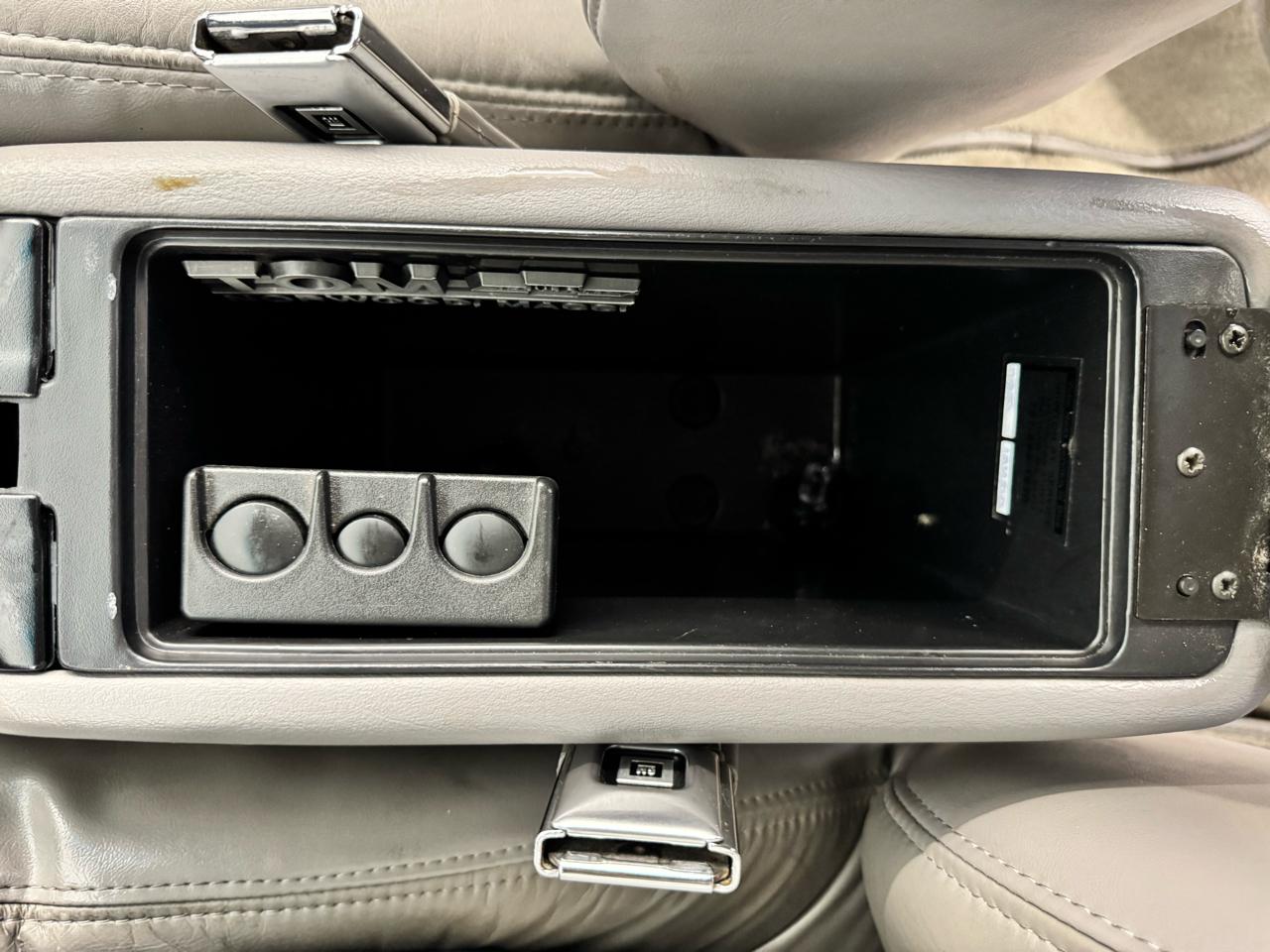 Chevrolet Caprice Classic/Impala SS/Caprice Police/Taxi Pkgs 4dr Sdn 1SA Special Value Pkg 1996