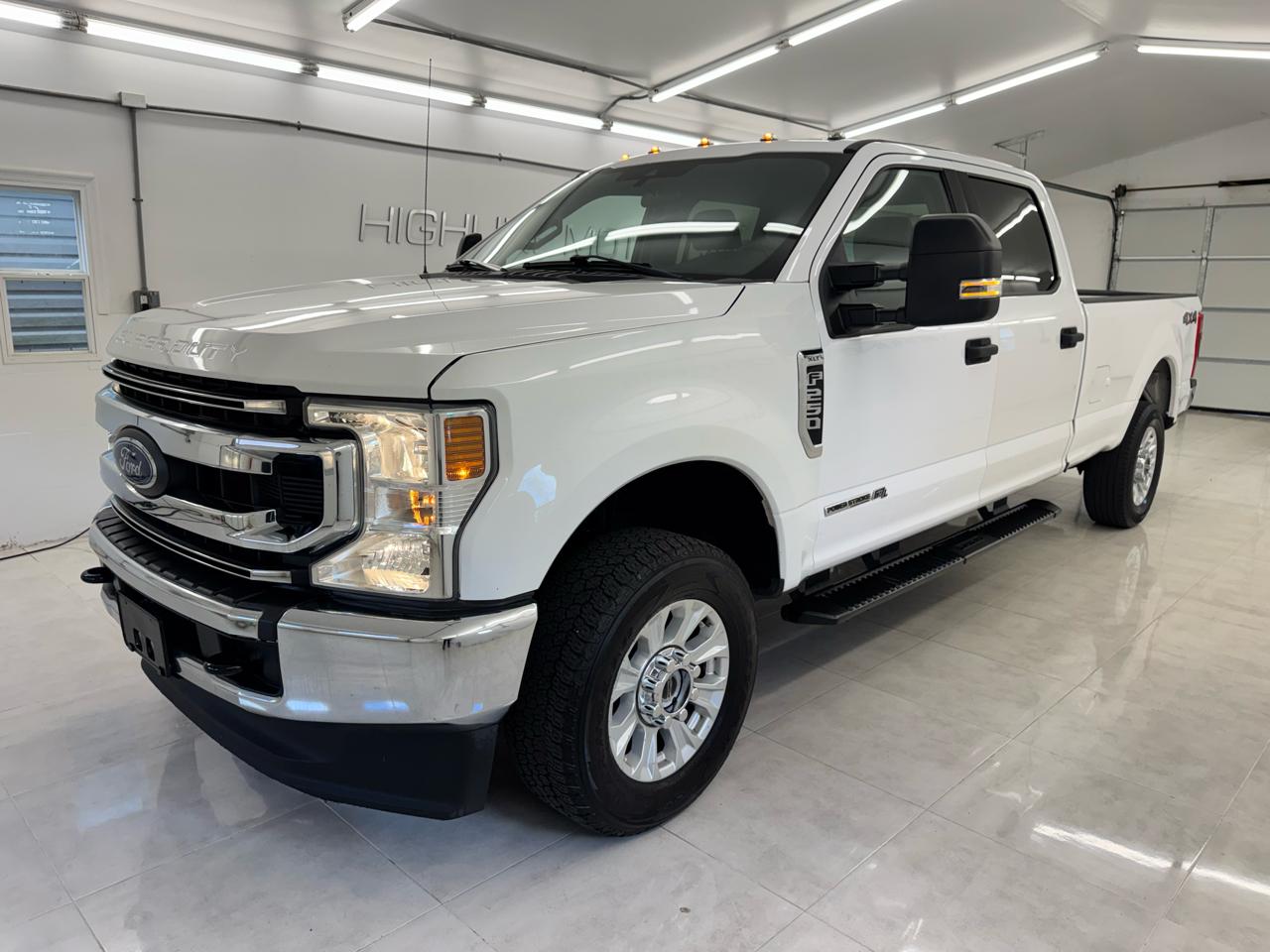 Ford Super Duty F-250 SRW King Ranch 4WD Crew Cab 8' Box 2021