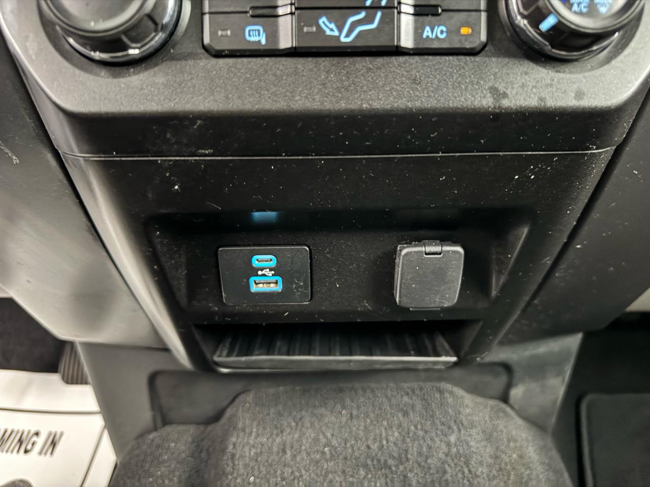 Ford Super Duty F-250 SRW King Ranch 4WD Crew Cab 8' Box 2021
