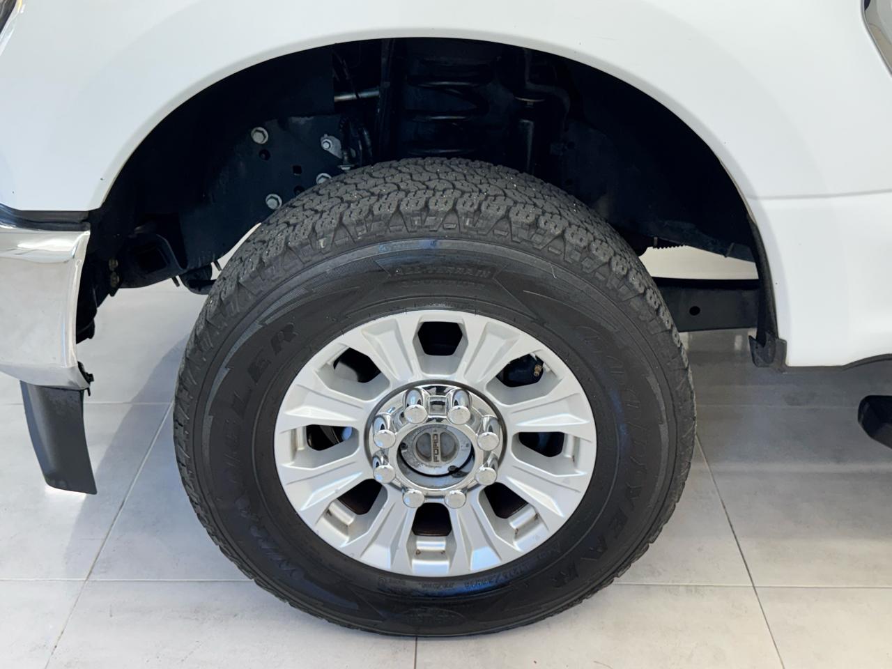Ford Super Duty F-250 SRW King Ranch 4WD Crew Cab 8' Box 2021