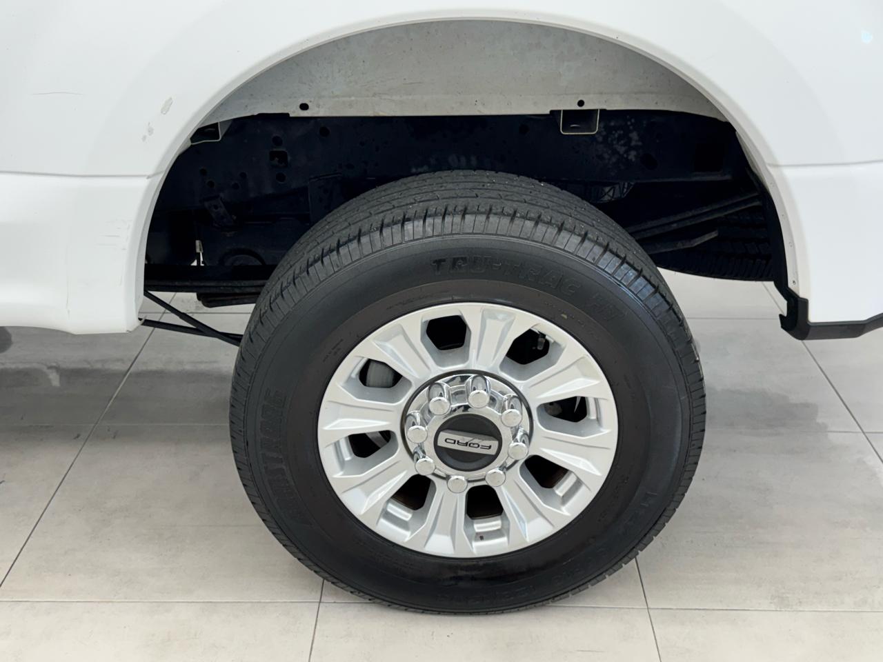 Ford Super Duty F-250 SRW King Ranch 4WD Crew Cab 8' Box 2021
