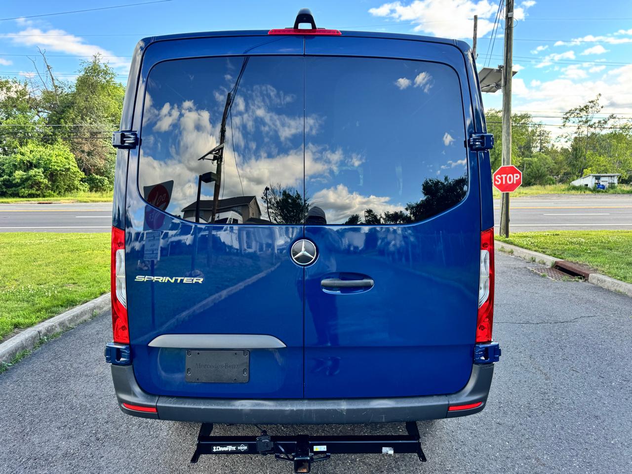 Mercedes-Benz Sprinter Van 2500 Standard Roof I4 Diesel HO 144" RWD 2024