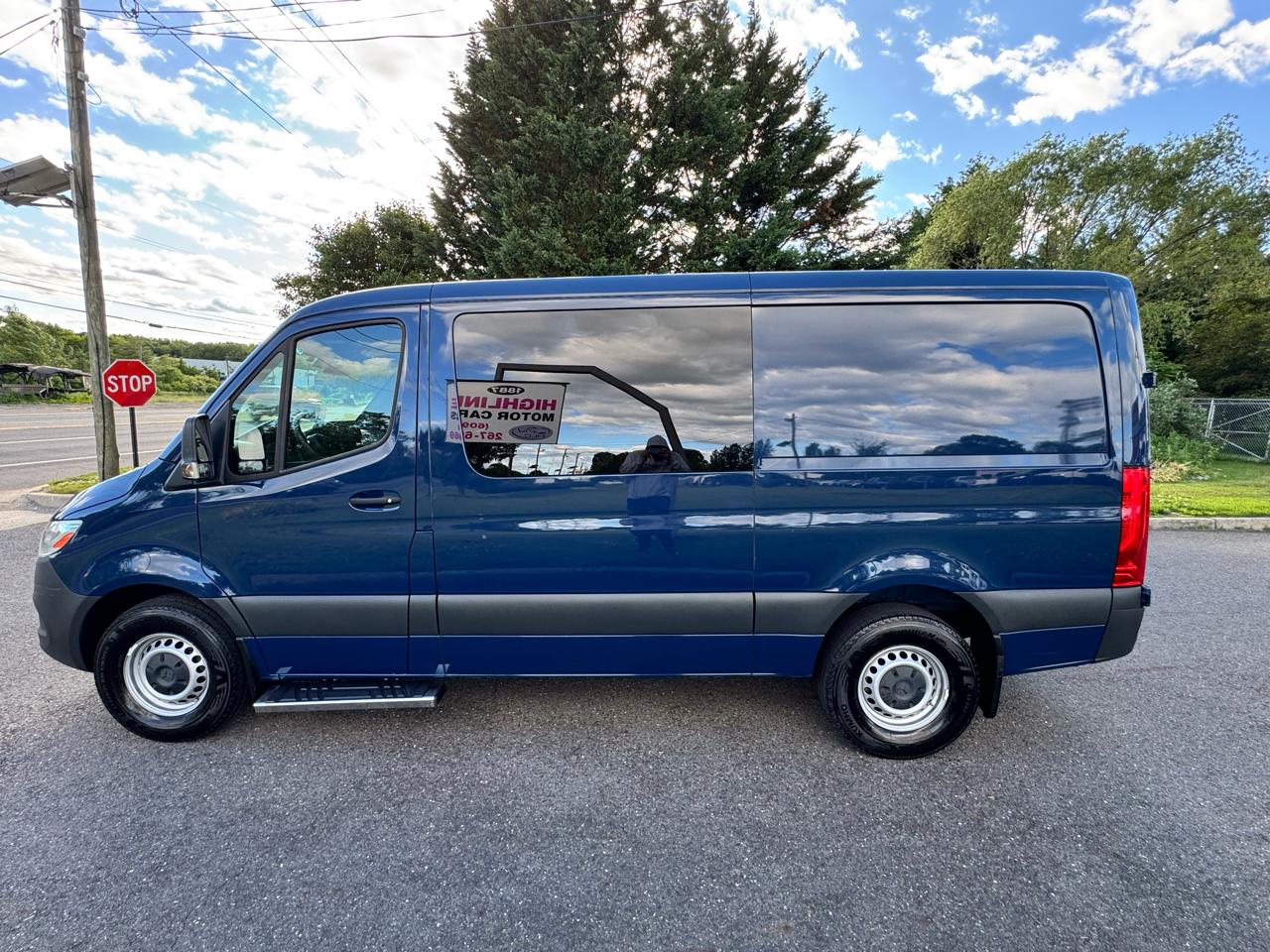 Mercedes-Benz Sprinter Van 2500 Standard Roof I4 Diesel HO 144" RWD 2024