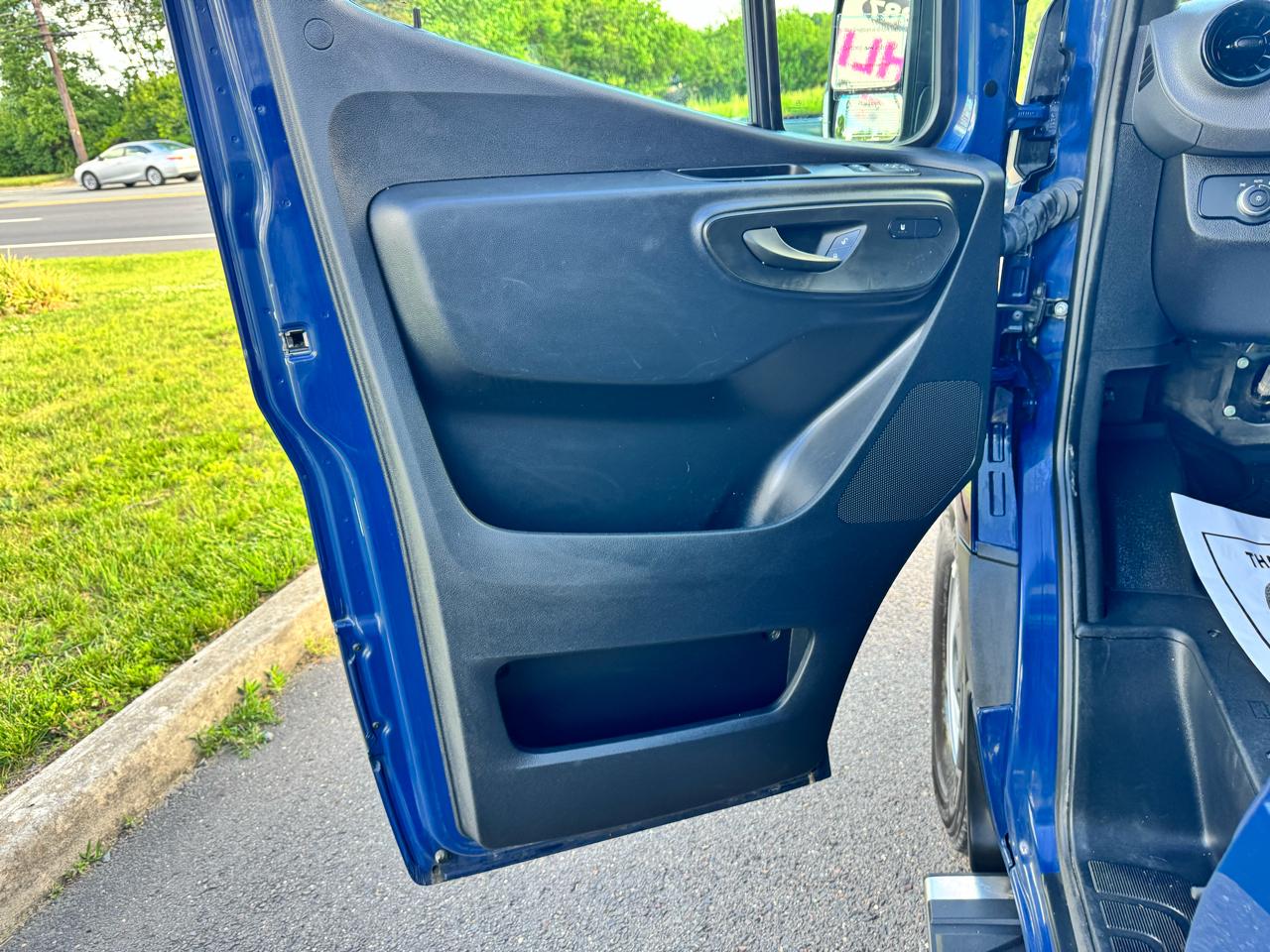 Mercedes-Benz Sprinter Van 2500 Standard Roof I4 Diesel HO 144" RWD 2024