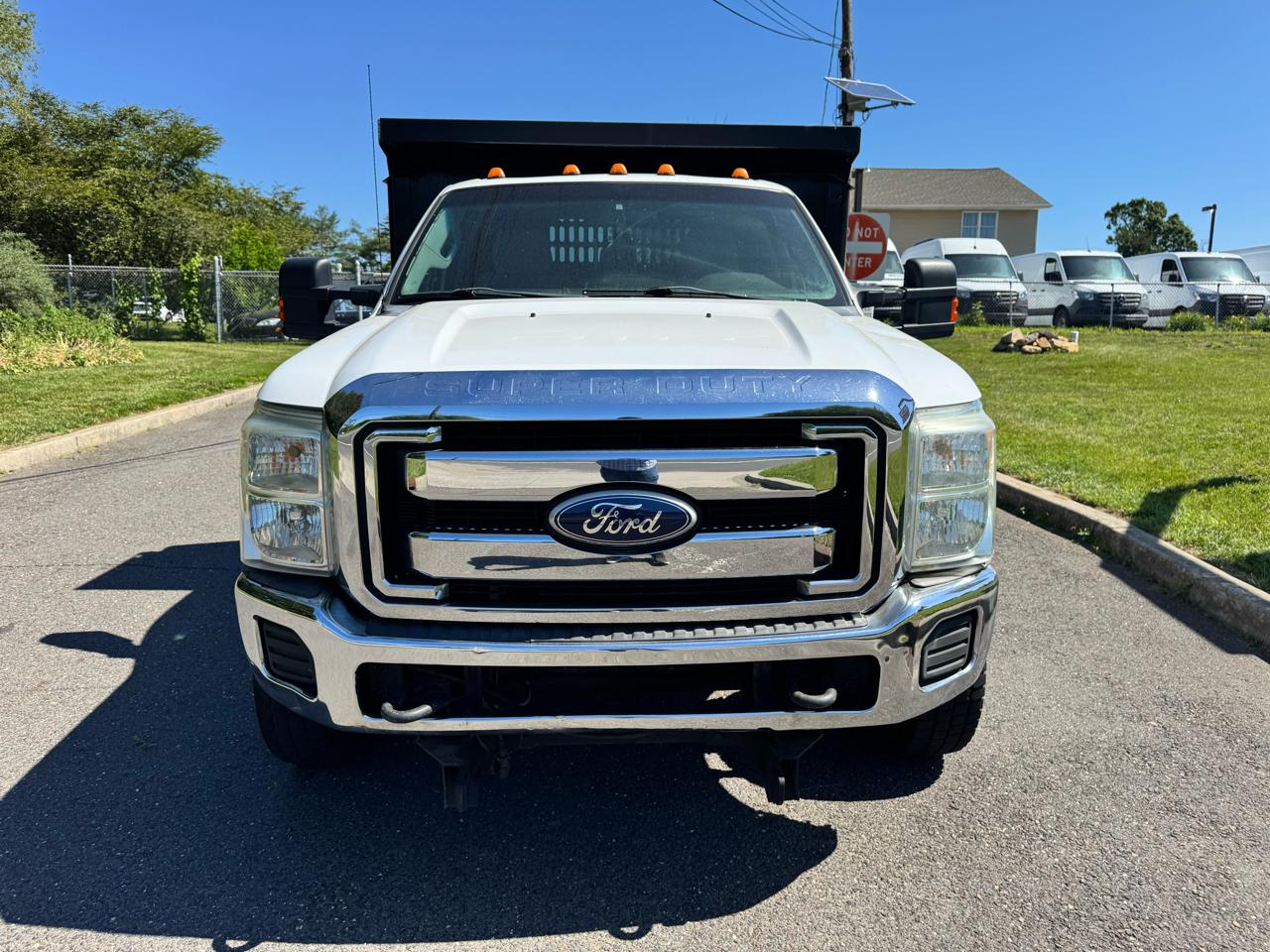 Ford Super Duty F-550 DRW 4WD Reg Cab 141" WB 60" CA XLT 2011