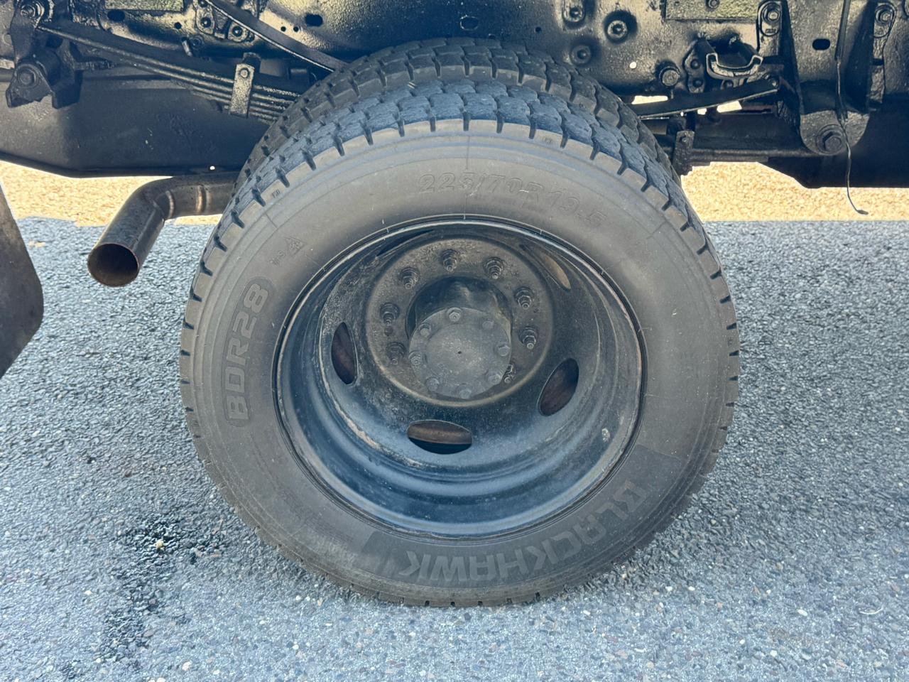 Ford Super Duty F-550 DRW 4WD Reg Cab 141" WB 60" CA XLT 2011