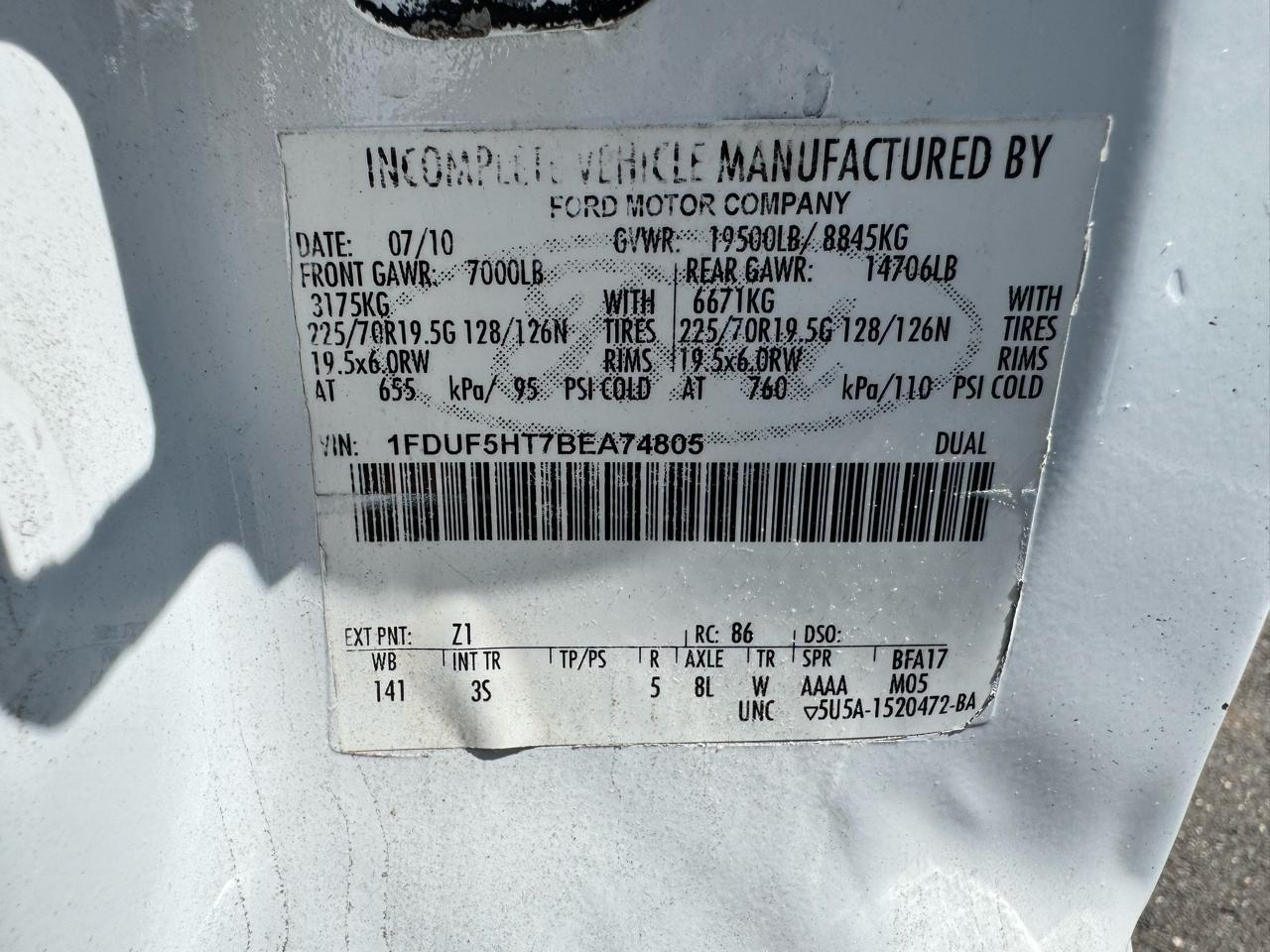Ford Super Duty F-550 DRW 4WD Reg Cab 141" WB 60" CA XLT 2011