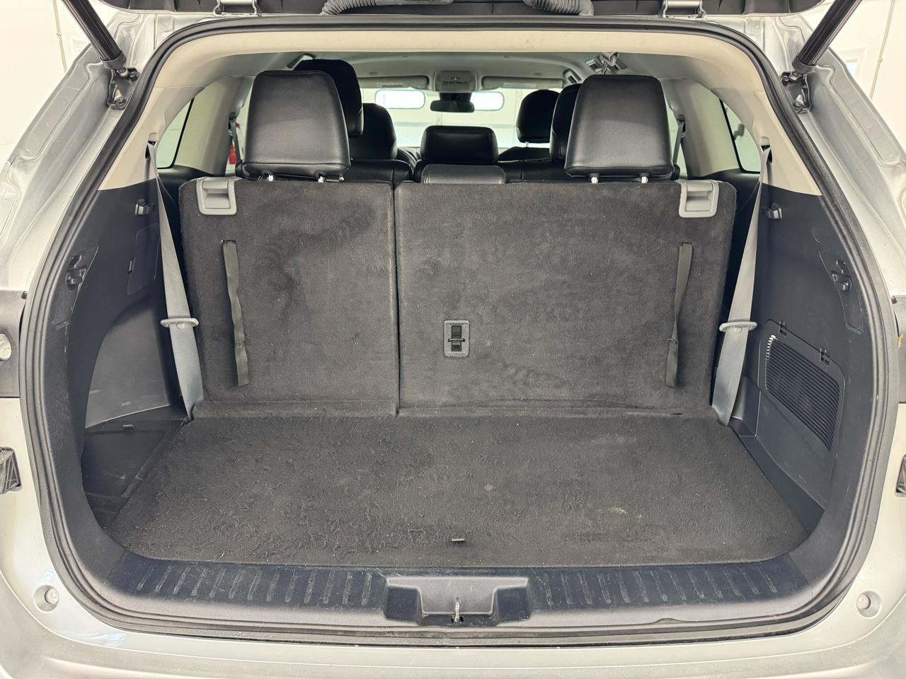 Toyota Highlander Platinum AWD (Natl) 2023