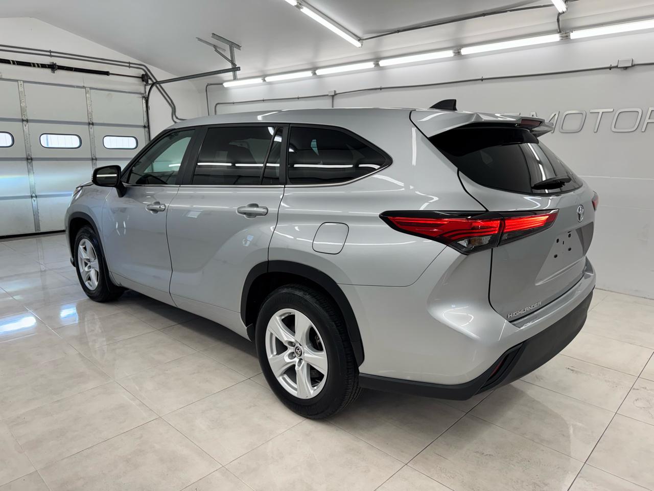 Toyota Highlander Platinum AWD (Natl) 2023