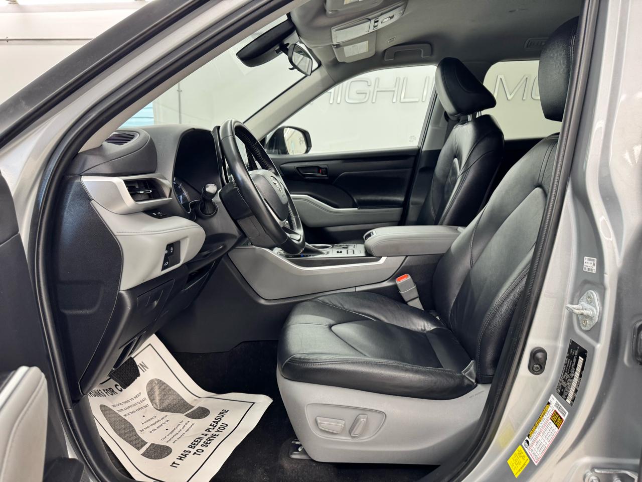 Toyota Highlander Platinum AWD (Natl) 2023