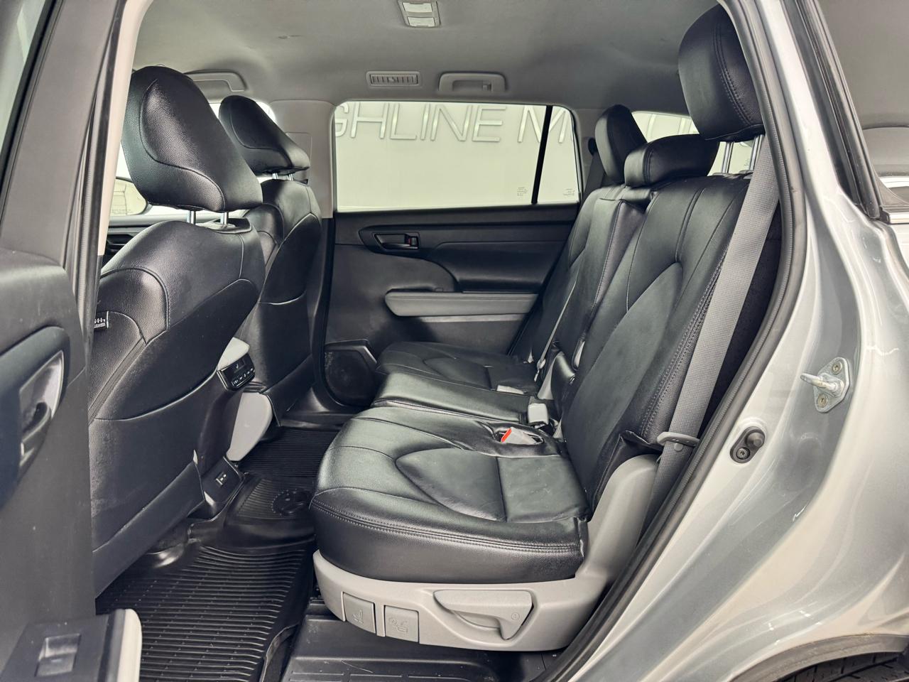 Toyota Highlander Platinum AWD (Natl) 2023