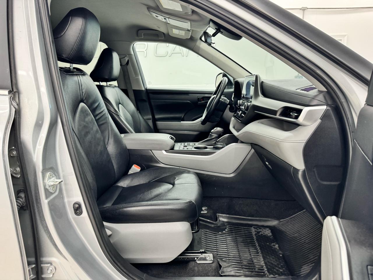 Toyota Highlander Platinum AWD (Natl) 2023