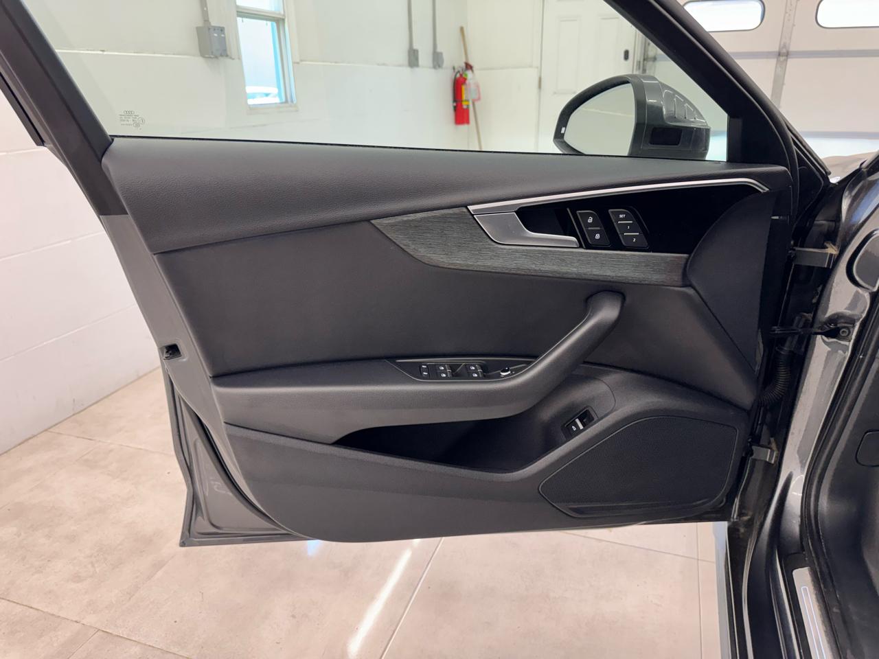 Audi A4 Sedan S line Premium 45 TFSI quattro 2021