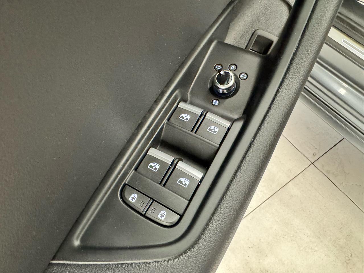 Audi A4 Sedan S line Premium 45 TFSI quattro 2021