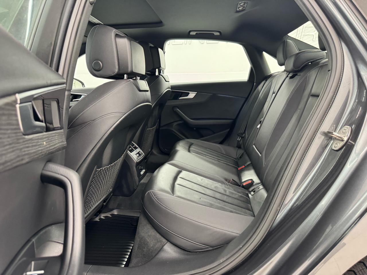 Audi A4 Sedan S line Premium 45 TFSI quattro 2021