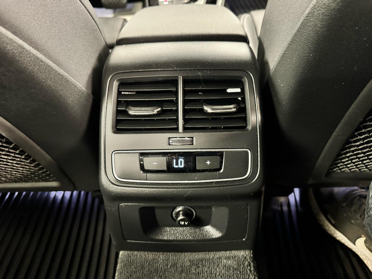 Audi A4 Sedan S line Premium 45 TFSI quattro 2021