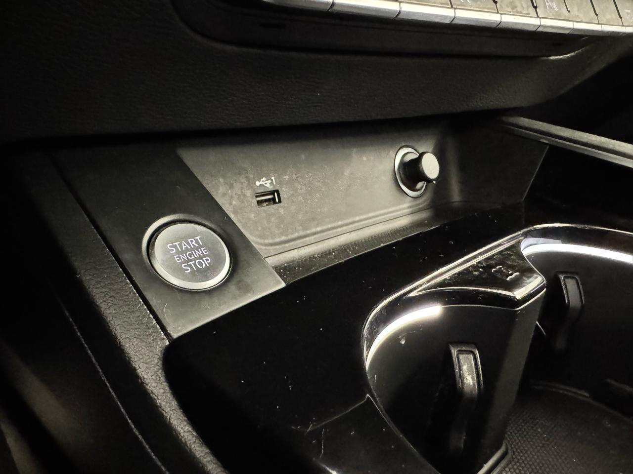 Audi A4 Sedan S line Premium 45 TFSI quattro 2021