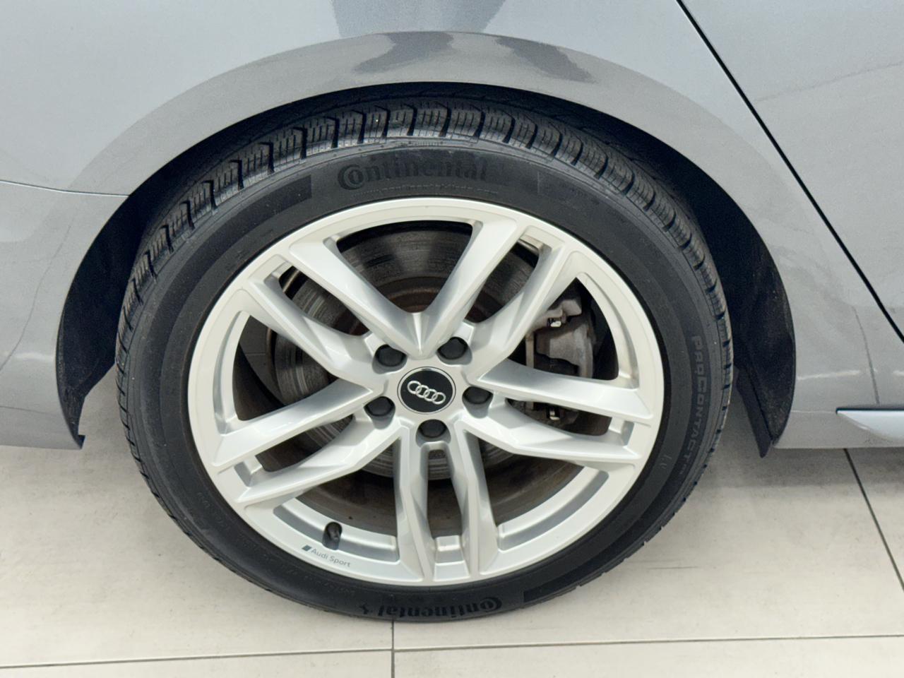 Audi A4 Sedan S line Premium 45 TFSI quattro 2021