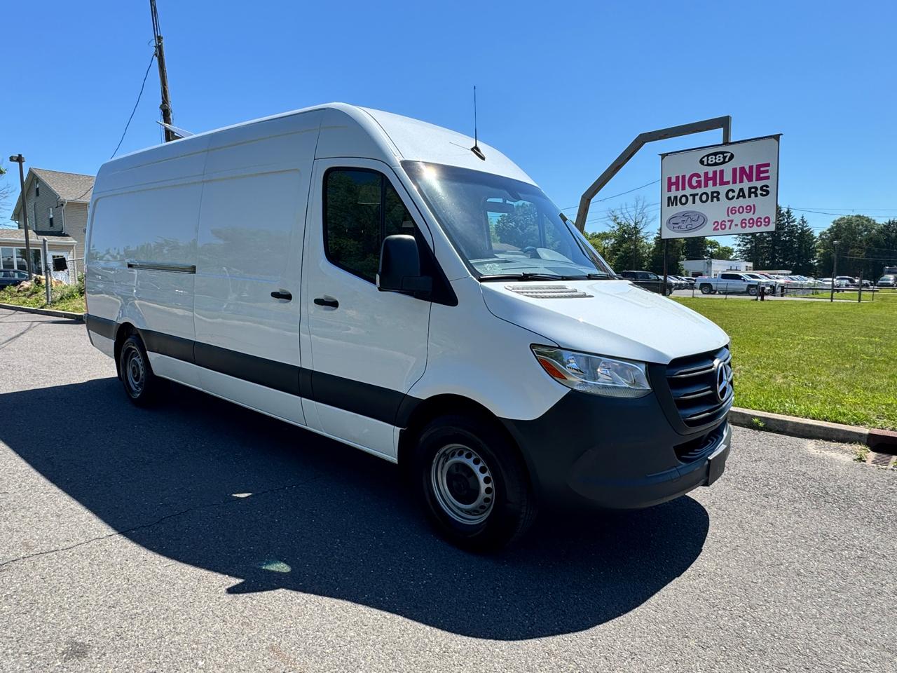 Mercedes-Benz Sprinter Cargo Van 2500 High Roof I4 Gas 170" RWD 2021