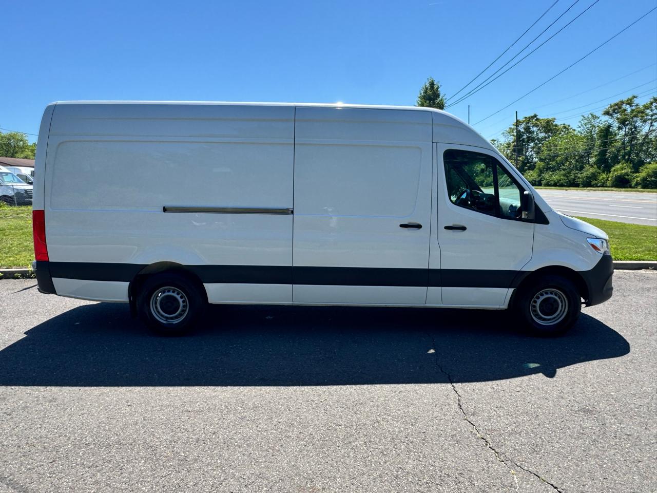 Mercedes-Benz Sprinter Cargo Van 2500 High Roof I4 Gas 170" RWD 2021