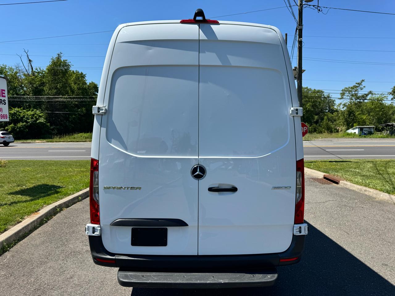 Mercedes-Benz Sprinter Cargo Van 2500 High Roof I4 Gas 170" RWD 2021