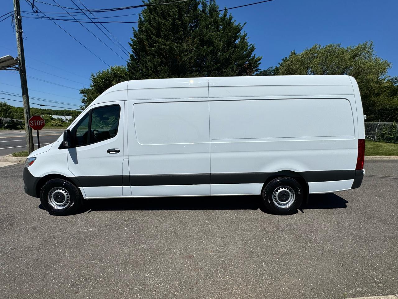 Mercedes-Benz Sprinter Cargo Van 2500 High Roof I4 Gas 170" RWD 2021